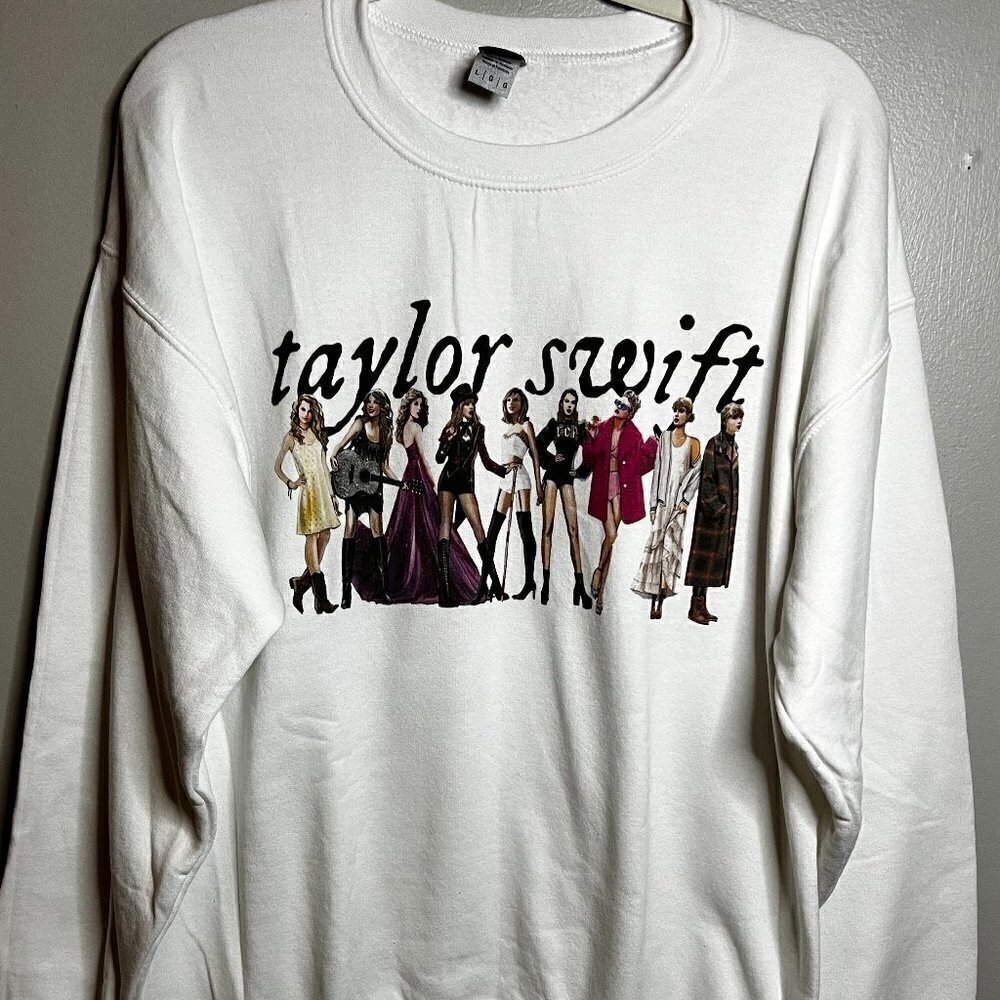 TAYLOR SWIFT Eras Size L White Graphic Crew Neck Pullover Sweatshirt